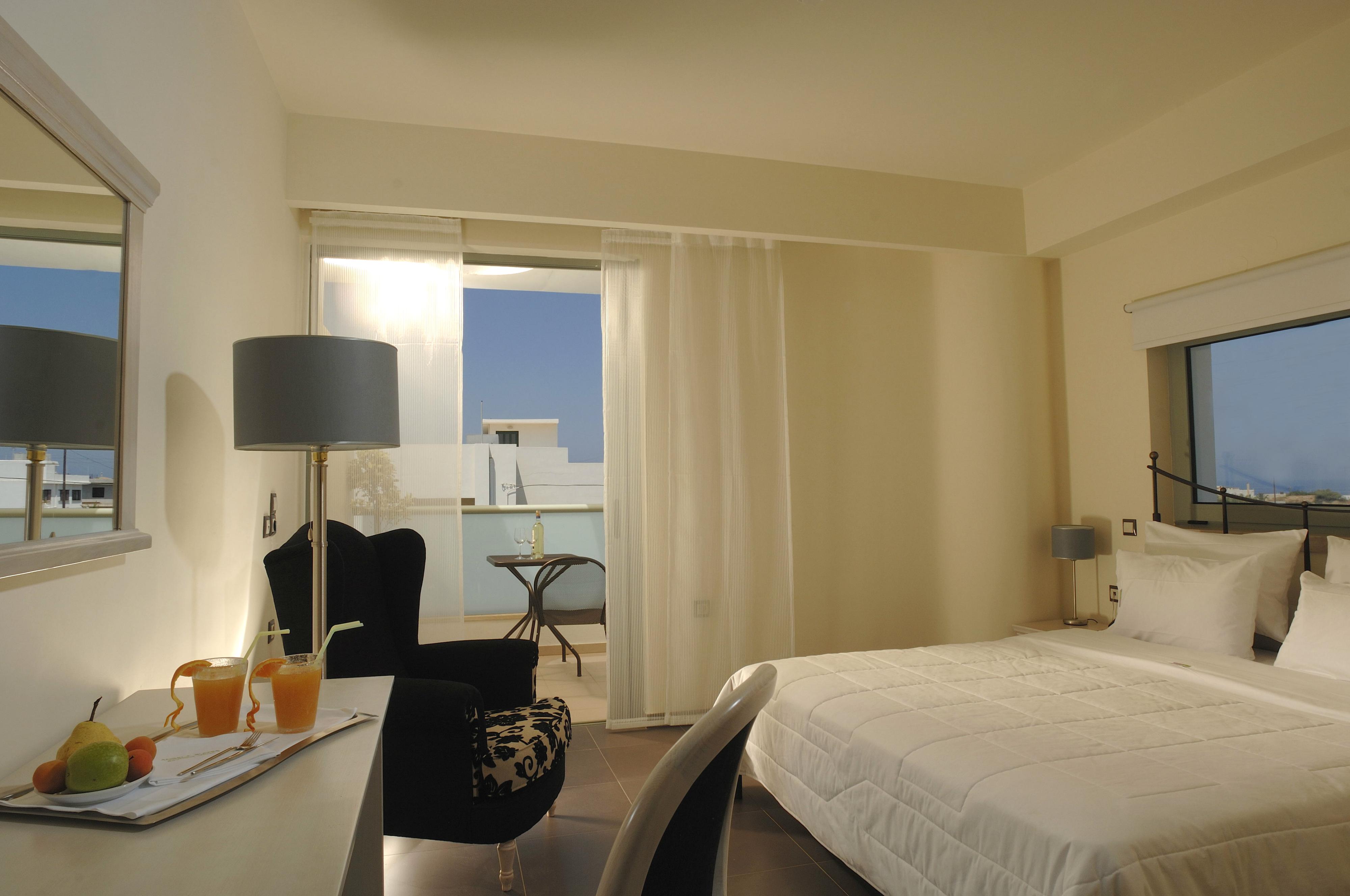 Angela Suites Boutique Hotel سيسي الغرفة الصورة